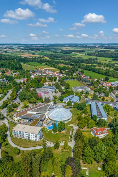 Die ehemalige Residentstadt Aulendorf in Oberschwaben im Luftbild